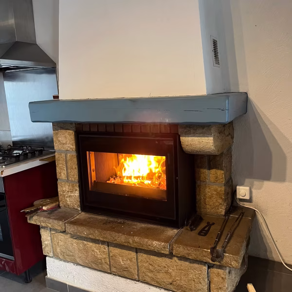 Installation de insert à bois par L'Artisan du feuinsert à bois