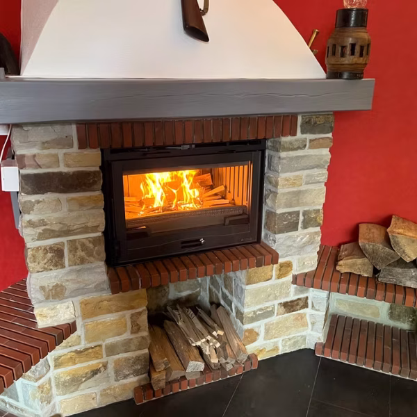Installation de insert à bois par L'Artisan du feuinsert à bois